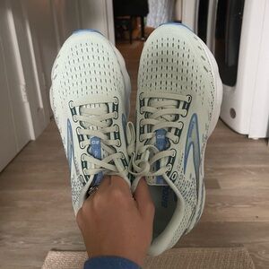Brand New Men’s Brook’s Running Shoes